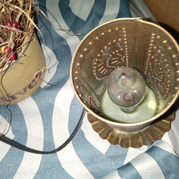 Primitive lights - Picture 4 of 5